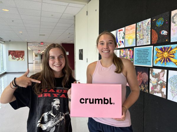 Sophomores Adelaide Middleton and Ann Clay Jones can’t wait to dig into this weeks box of cookies.