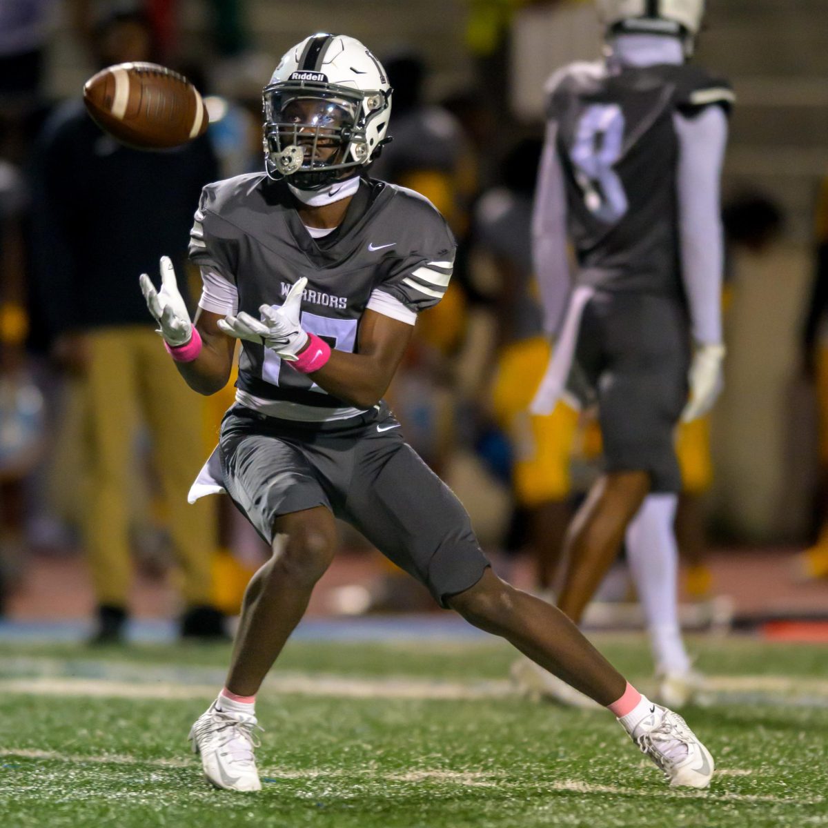 Senior receiver Hannibal Battle catches a dart.